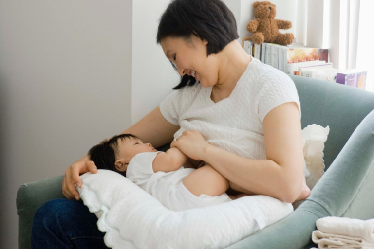 Maternal diet and perinatal factors influence the microbial composition of breast milk