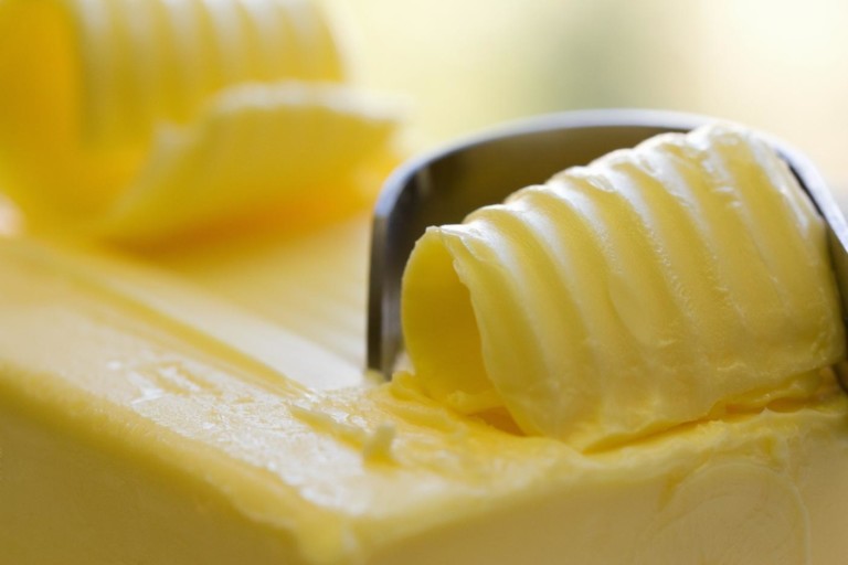 Pattern of dietary fat intake is associated with obesity